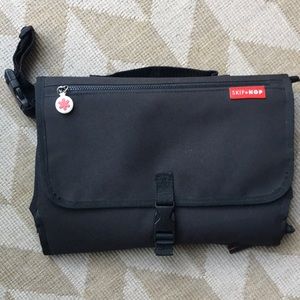 Skip Hop Pronto Changing Station